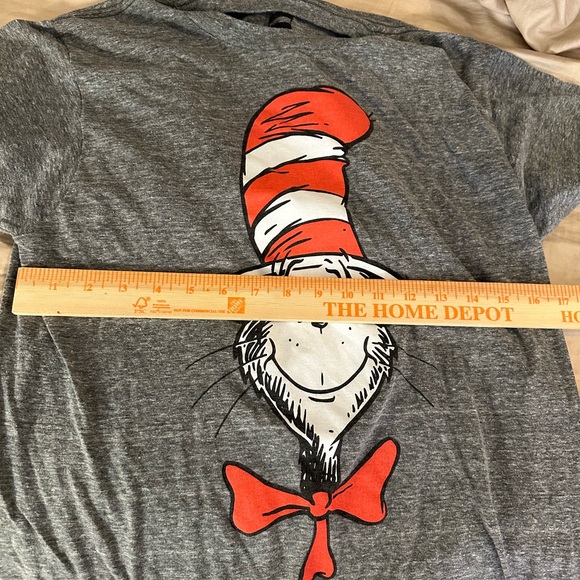 Lot of  DR. SEUSS CAT IN THE HAT TEE Size Small and Pen great teacher gift - Picture 8 of 9